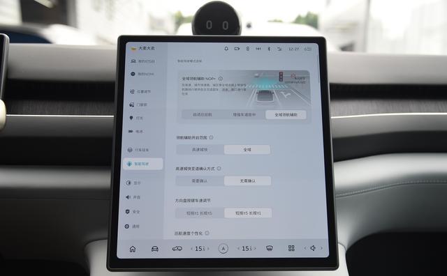 座椅2+2+2布局，653马力+空气悬挂，家用可以看这款豪华中大型SUV