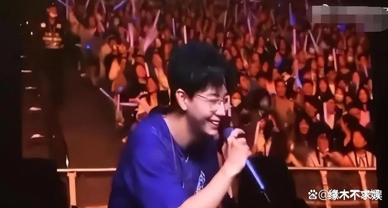 金晨拎礼物拜访胡夏父母！细节看出胡夏太贴心，双方粉丝却吵翻天