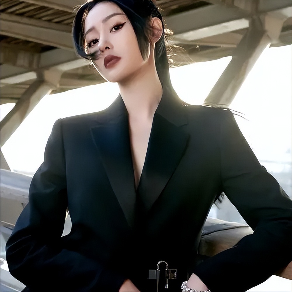 张天爱:身姿曼妙,颜倾天下,演绎之路星光熠熠