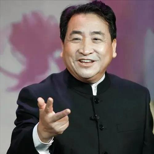 被官方组织认可，担任中华文化促进会副主席，郭德纲哭了姜昆笑了