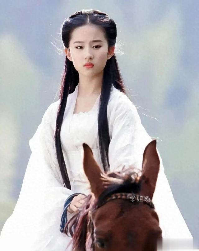 刘亦菲德芙广告满屏油味!网友:大妈味好重,难怪宋承宪跟她分手