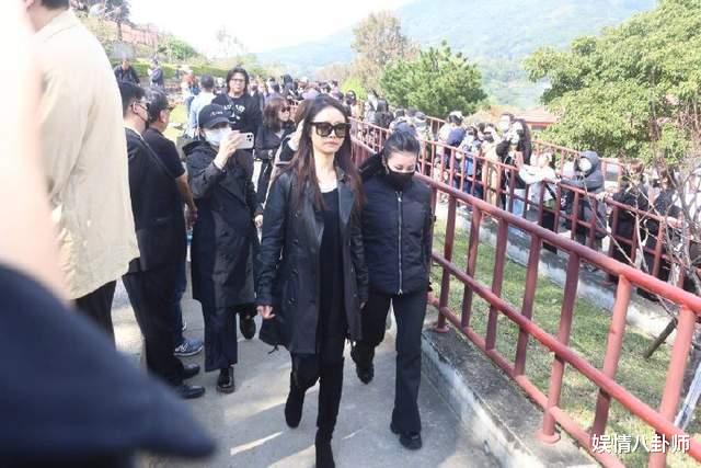 琼瑶花葬后续!皇冠正式改名,下架所有琼瑶书籍,引进国外书籍