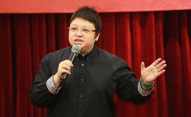 “骗”了我们30年，韩红父亲原来是家喻户晓的他难怪都不敢得罪