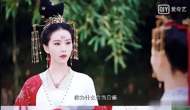 巴黎赛场现东方女神风采,37岁刘诗诗新中式造型美到惊艳全场