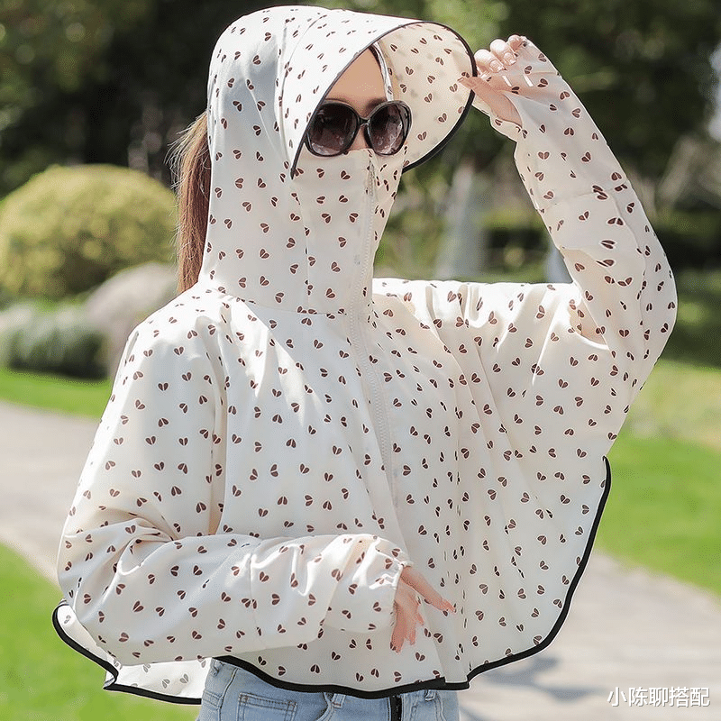 为什么我劝中年女人：夏天多扎发、少戴帽？看完以下几组对比就懂