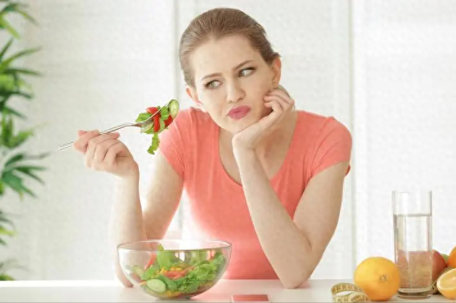 饿着肚子入睡能减肥?研究发现:长时间饥饿入睡,几种疾病找上门