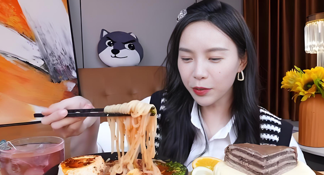 最火的10位探店网红,白冰、唐人杰上榜,是个泡泡位列其中