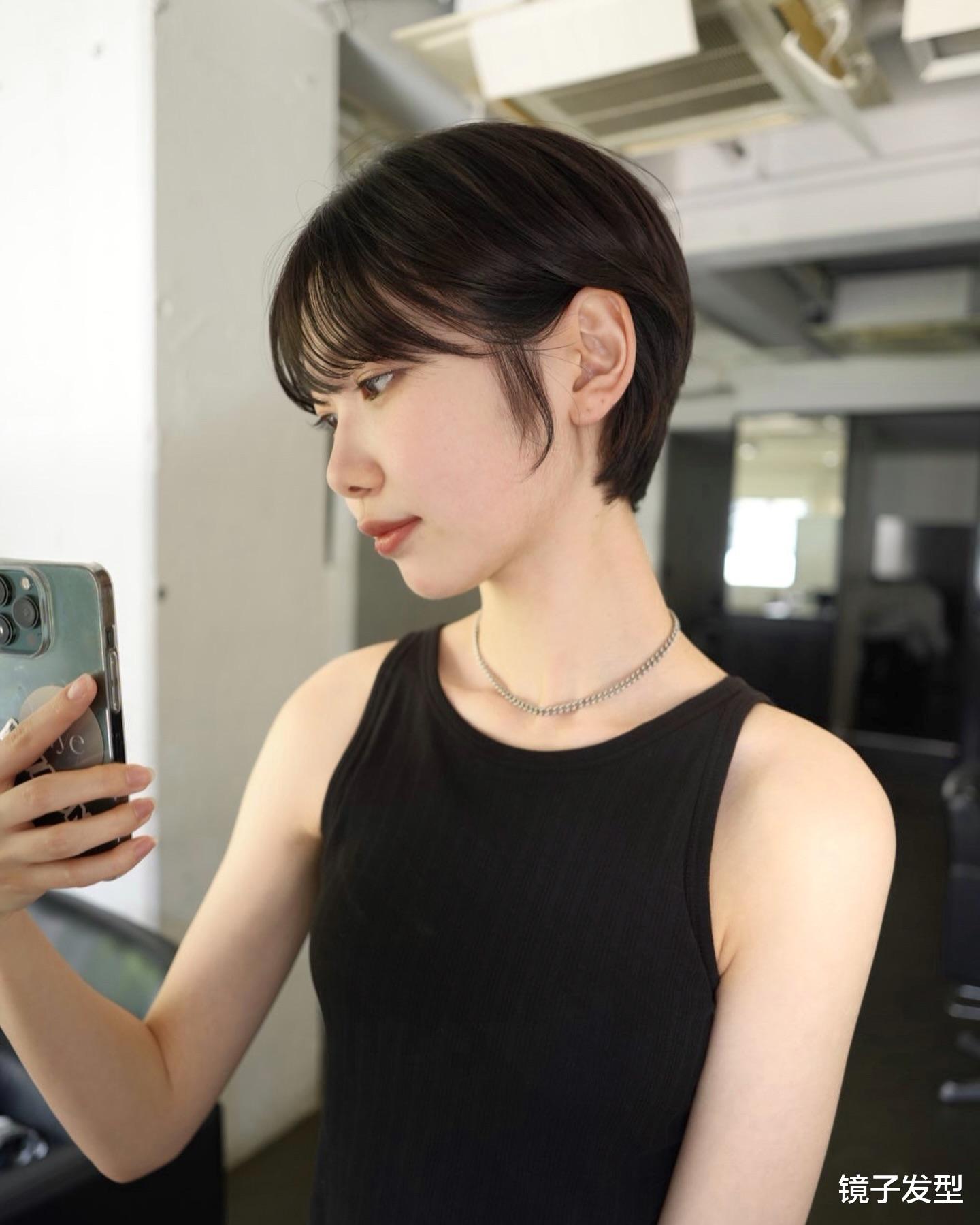 挂耳女士短发，尽显精致魅力