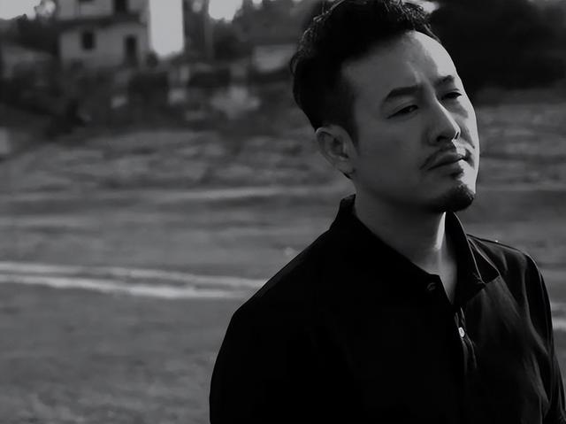 从演技被嘲，到卷入“家暴”风波，张颂文处境，诠释了人红是非多