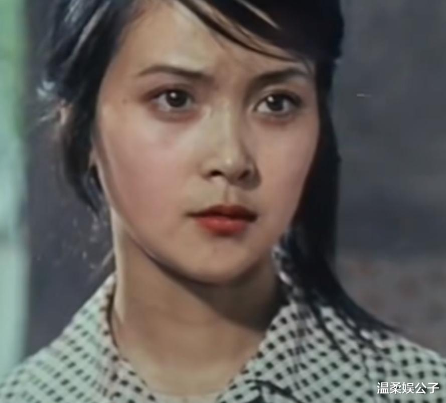 大陆第一美人名不虚传,看到朱琳和阿兰德龙1987年的合照就懂了