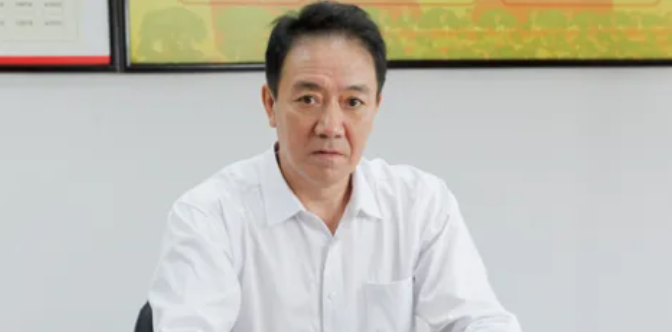 《人间春色》首播2集被央视下架！李幼斌主演反腐剧积压7年，导演透露停播真相