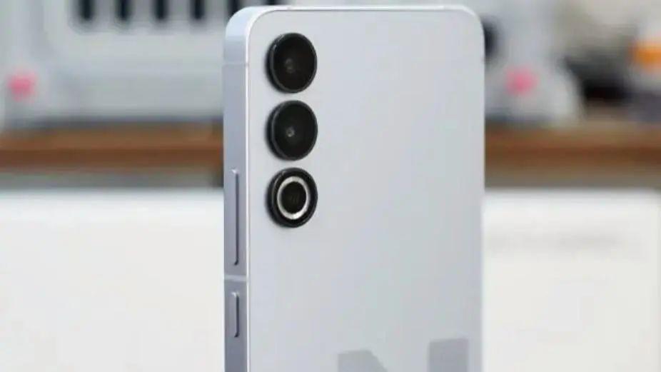 骁龙8Gen2还是很香的，512GB大内存超声指纹+金属中框