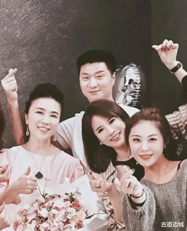 范冰冰一家合照盛世美颜