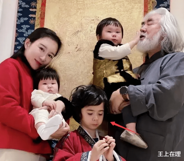 72岁张纪中七度当爹!自爆精力充沛胜过年轻人,混血儿子生母存疑