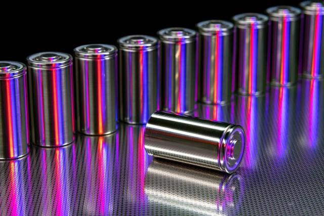 科技突破！固态电池飞行试验完成，续航时间提升至多90%