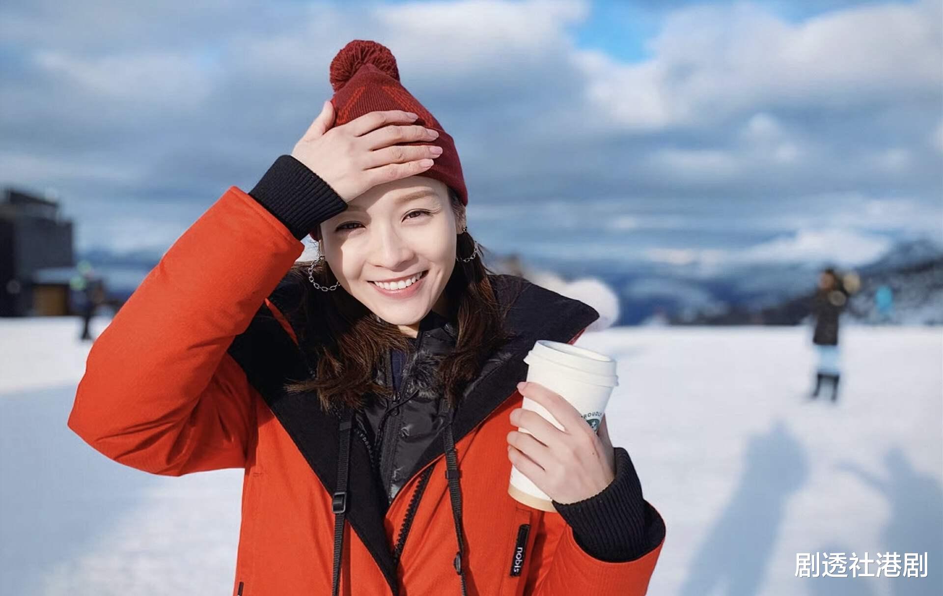 TVB知名女星再曝离巢，疑和高层谈判破裂，突然更改工作联系方式