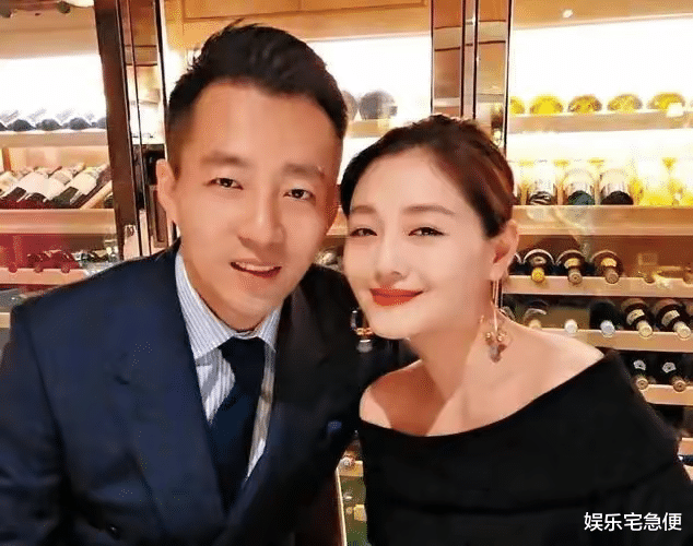 汪小菲求婚成功!晒鸽子蛋钻戒,喊女友为老婆,再次成为台湾女婿