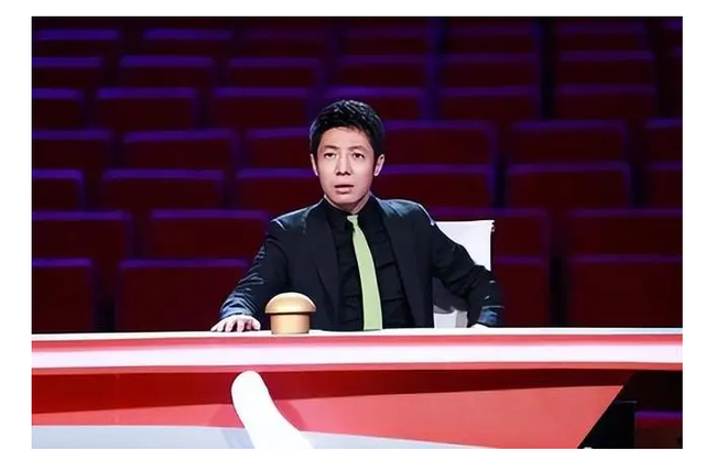 48岁撒贝宁再次被保送,央视连续发文祝贺,直播间露面满脸幸福