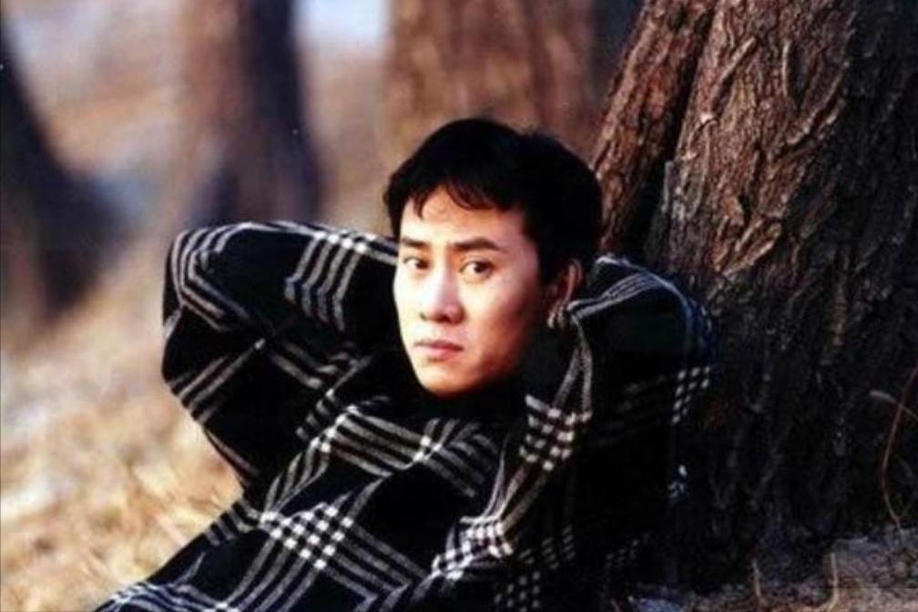 他娶富婆为妻后,从铁路工人变春晚歌手,承诺不变心的他做到了吗