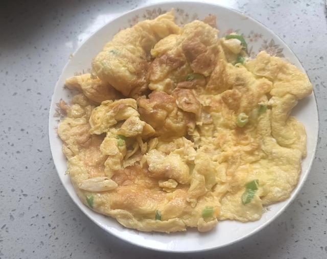 有点爱好才过得充实，紧紧张张一上午，忙得连烟也顾不上抽一根了