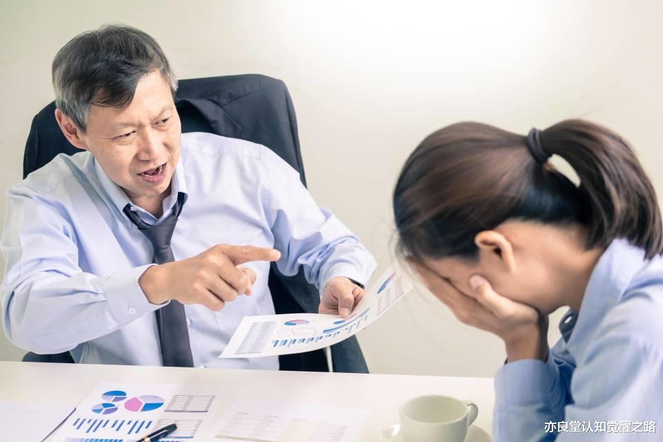 单位里，同事随口喊你“小张小李”，千万别傻傻答应，也不要听从，更不要默许，一定要小心，这里有个大坑