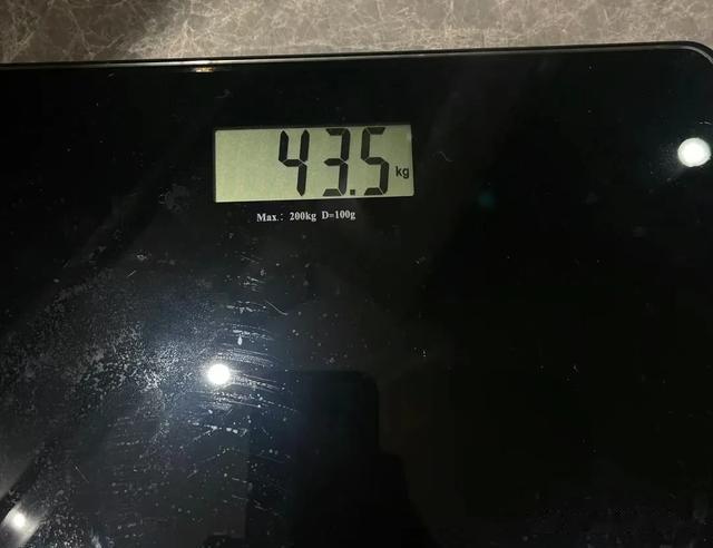 周扬青发文诉苦，称浪姐5是减肥训练营，脸熬垮了，已瘦到87斤