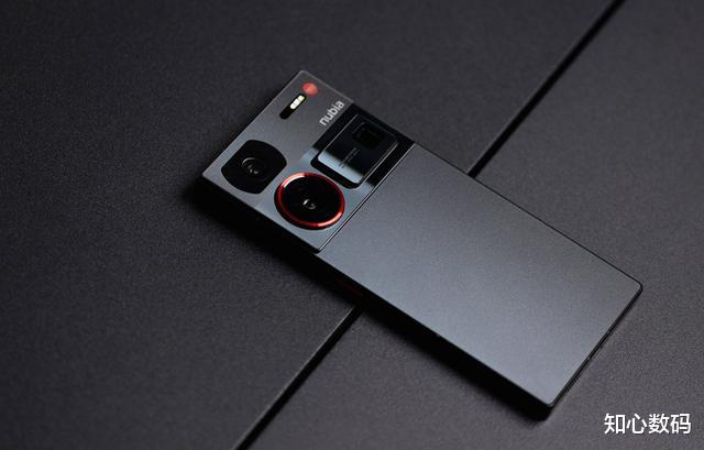 屏下鏡頭+驍龍8Gen3+6000mAh，跌至3868元，頂配高端機(jī)確實(shí)強(qiáng)