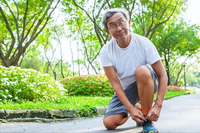 医生研究发现：血压没超这个数，不用太小心，别担心正常吃饭睡觉