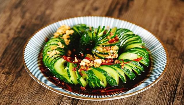 黄瓜是肾衰的“刺客”？医生劝告：想要肾脏健康，少吃这2种蔬菜