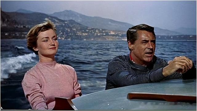 她就是阿兰德龙的初恋,无意间把他带了进电影圈,却永远失去了他