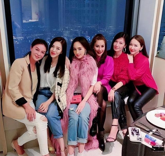 叶珂被扒名媛培训班毕业，晓明哥掉入了Amy姐的美人坑，网友炸了