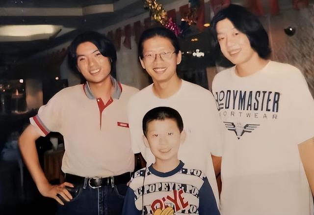 被高晓松“卖掉”!她27岁一袭红衣吊死婚房,怎成为汪峰一生的痛