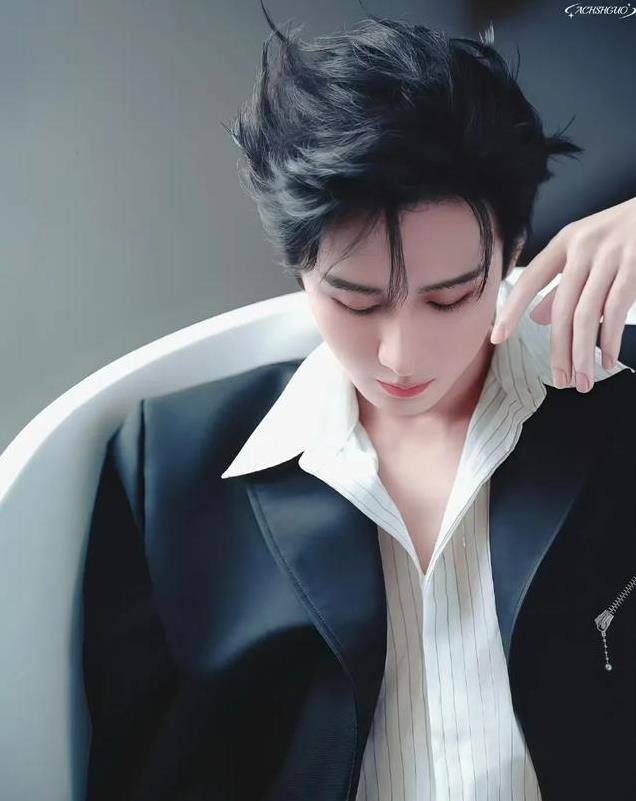 星光大赏红毯,最帅男艺人再次洗牌,李现星旭登顶任嘉伦10成毅8