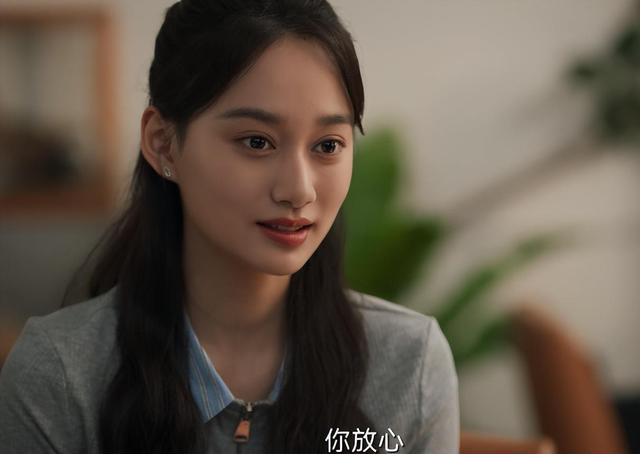央视剧《城中之城》爆了！本是冲隆妮来的，却被23岁女一号惊艳了