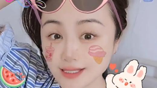 50岁曹颖住院，透露7天没洗头要休养1个月，网友：生二胎坐月子？