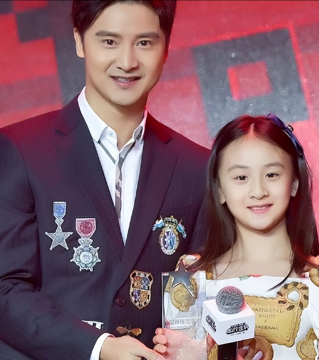 田亮、叶一茜全家亮相巴黎奥运会，森碟身材高挑，颜值超高