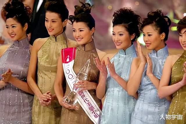 她被称鲶鱼港姐，父亲拥餐饮集团，息影嫁人生仨孩，活成人生赢家