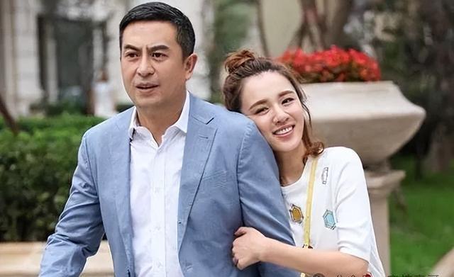 圈内又多一对恋人了…