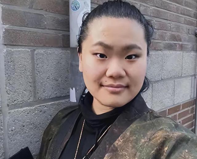 毕福剑女儿被批“不男不女”,把父亲自以为豪的体面,摔得稀碎