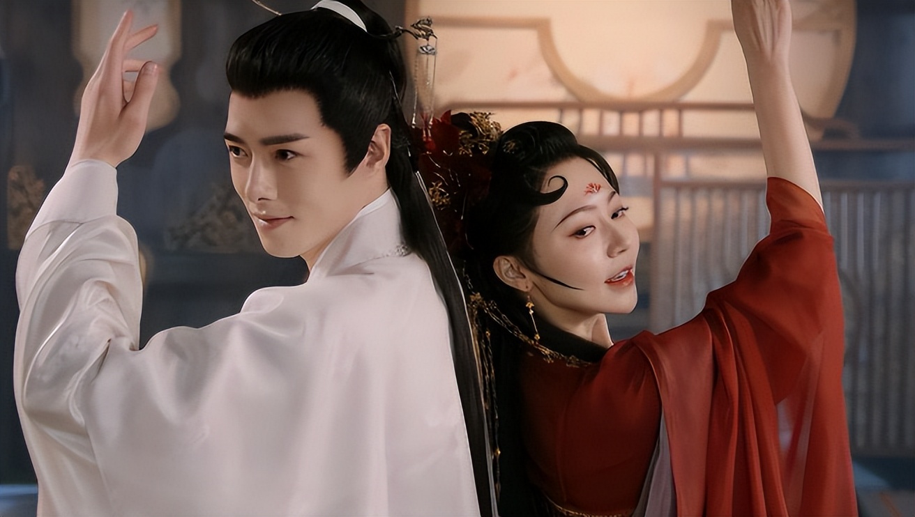 墨雨云间：出场就把所有人看呆，这是古装片“头牌”该有的样子？