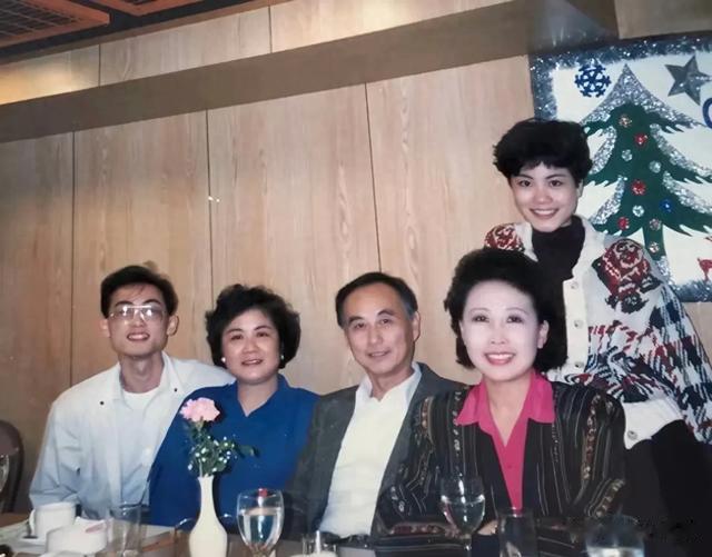 王菲哥哥一生未婚,无儿无女,50岁在姨妈的寺庙安详离世,太苦了