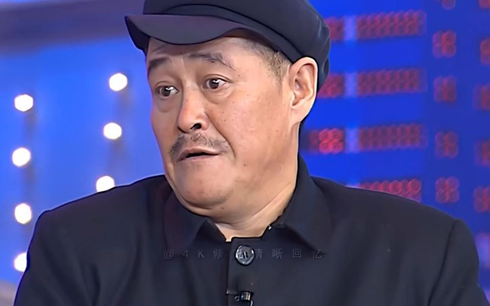 赵本山退休生活玩出新高度，3只鸟上万块，走哪带哪，还亲嘴喂食