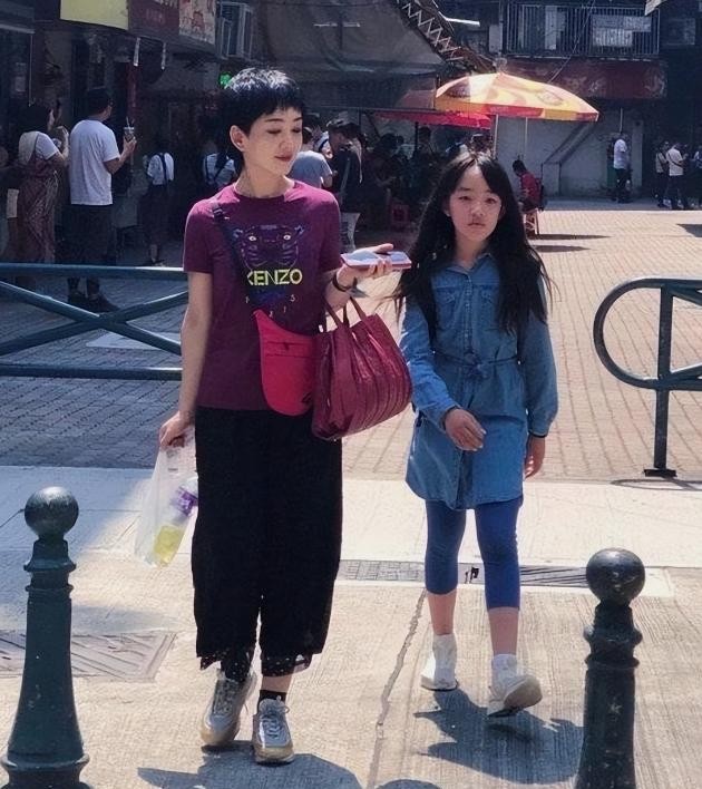 央视主持自曝妇科疾病严重，已切除子宫无法生娃，发视频面容憔悴