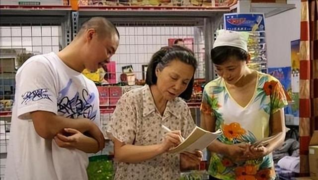 喝酒吃肉、抽华子,93岁的杨少华,在享福的路上一去不返