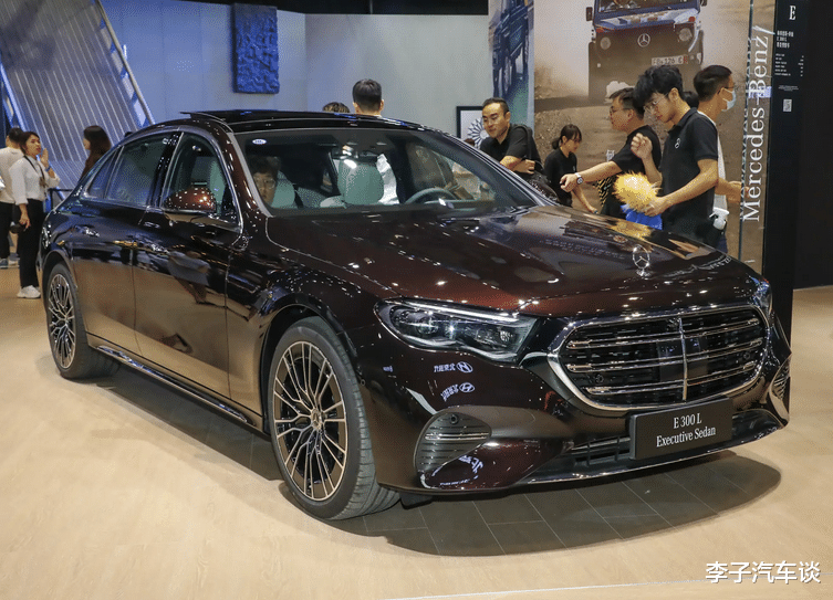 45.18万起，车长超5米，搭载2.0T+48V轻混，奔驰E级值得入手吗？