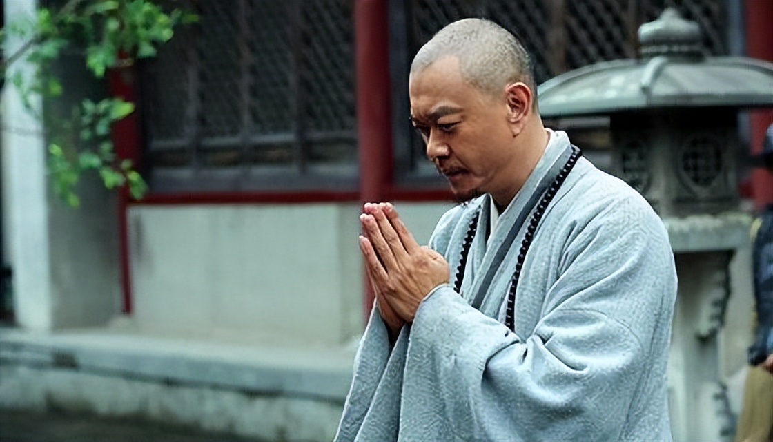 “最贵龙套”冯嘉怡:身为富豪爱演戏,片酬不够车油钱,只为过瘾