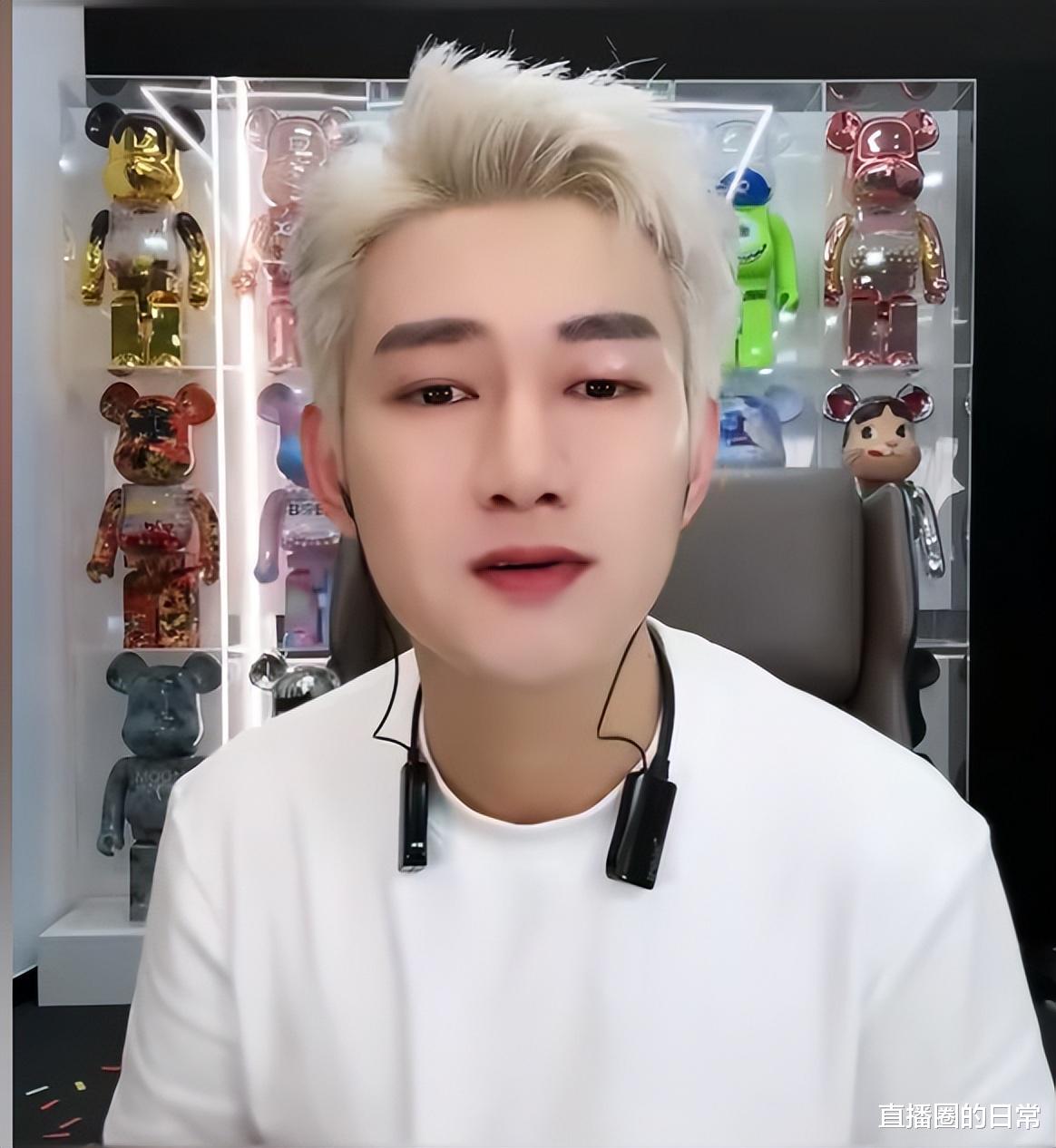 主播阿哲在某音首秀,或背负上亿违约金?网友猜其背后可能是辛巴和伽柏