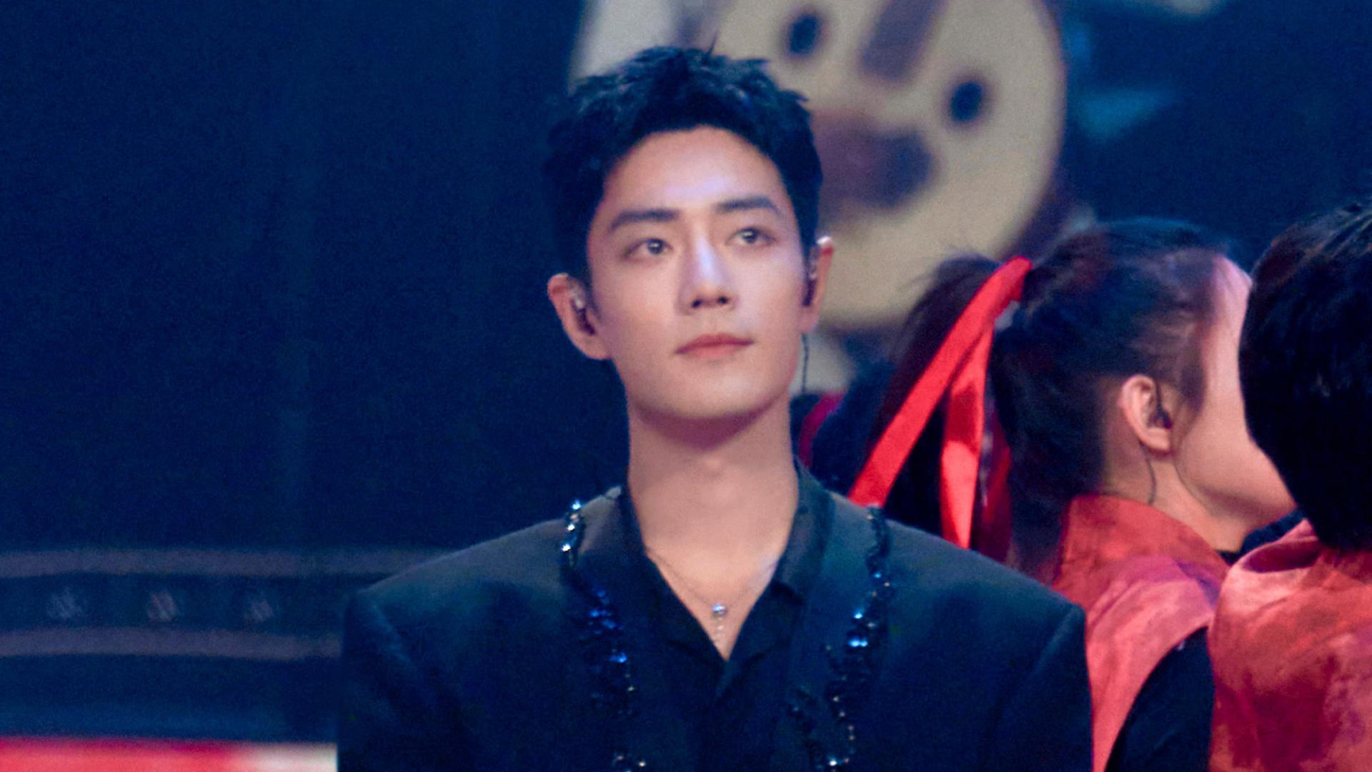 肖战登多家官媒祝福祖国，优秀典范获认可，不想引发意料不到之事