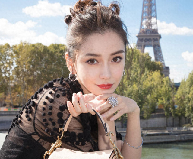 没想到,35岁杨颖竟以这种方式,再次刷新大众对她的“固有认知”