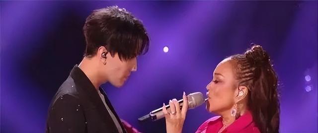 那英|歌手甄妮喊话那英：你好意思赢吗？田震23年前的话，现在有人信了